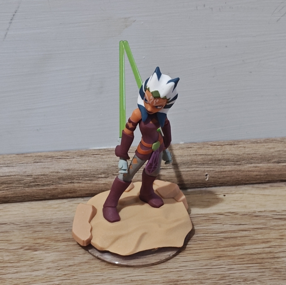Disney Infinity 3.0 Ahsoka Tano With Lightsabers